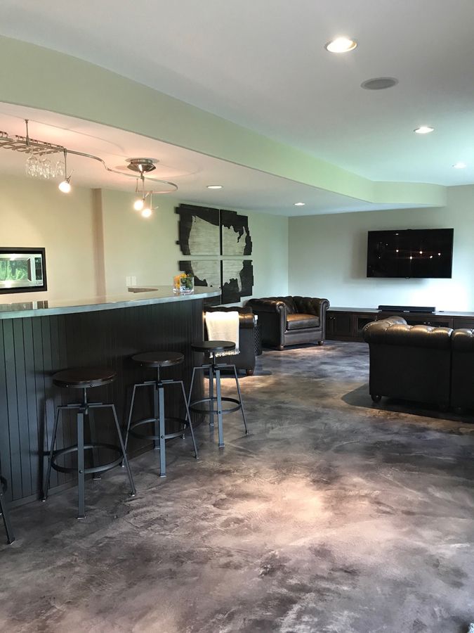 The Curved Bar Lounge