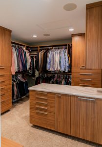 Read more about the article Closet Organization